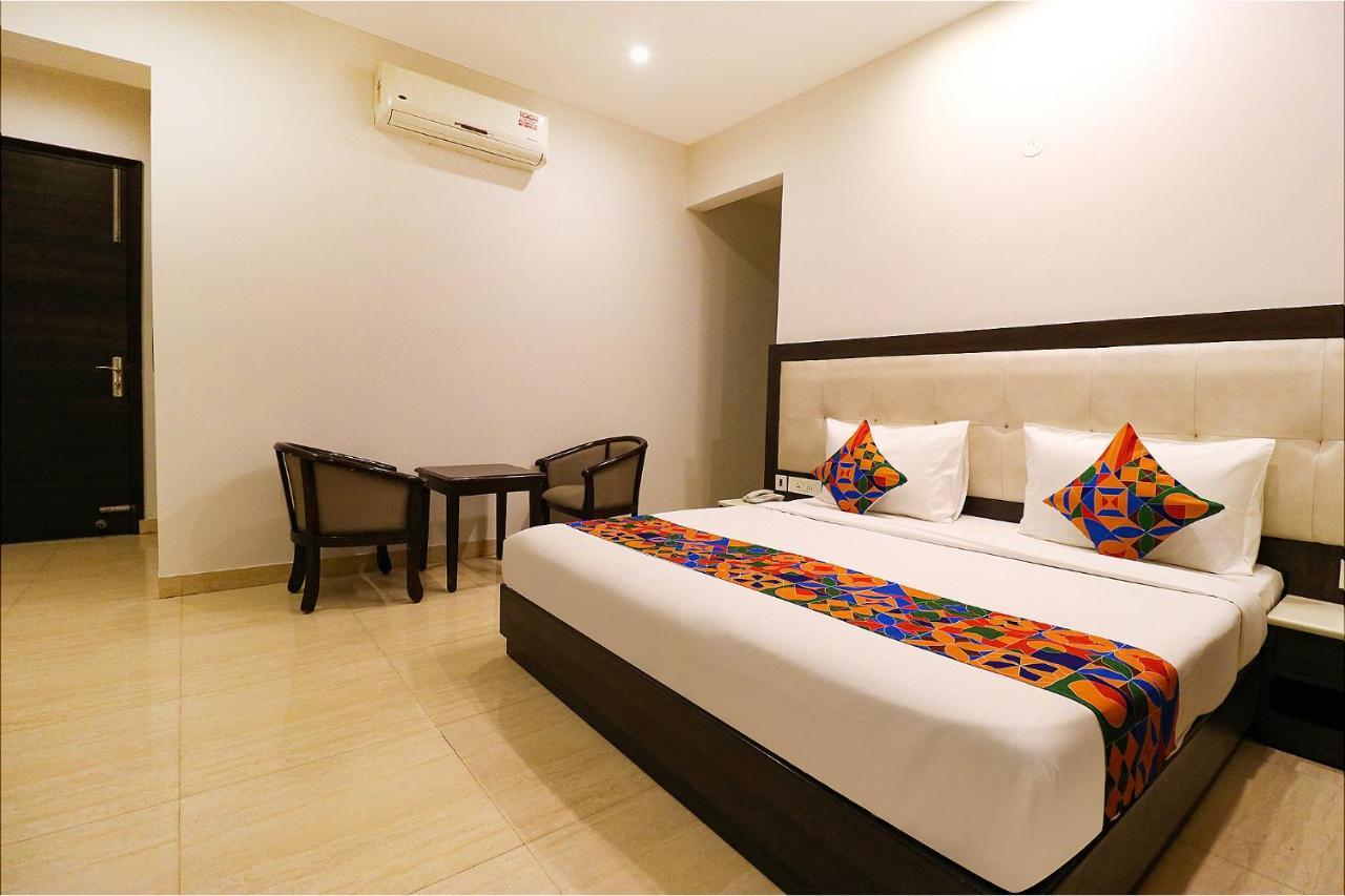 Fabhotel Oyster Villa Gurgaon Exterior photo